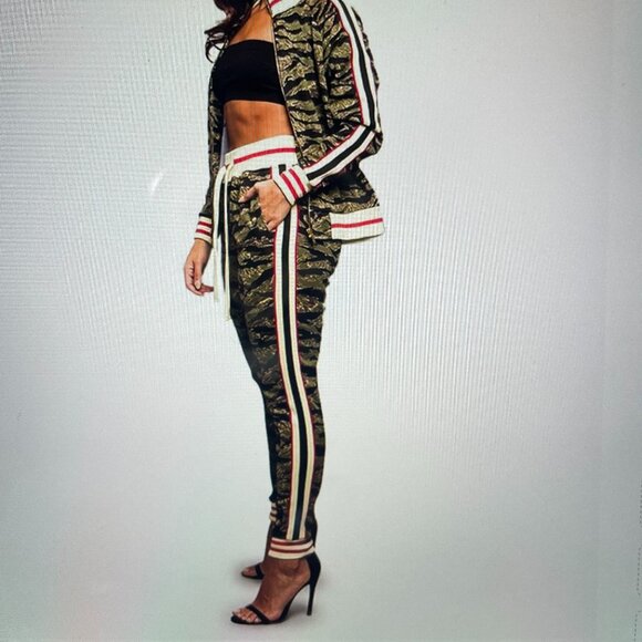 Victorious Tracksuit Green Leaf and Black w/Canary Yellow and Red Trim Size XL - Picture 2 of 4